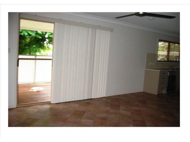 8B Boonery Street, Blackwater QLD 4717