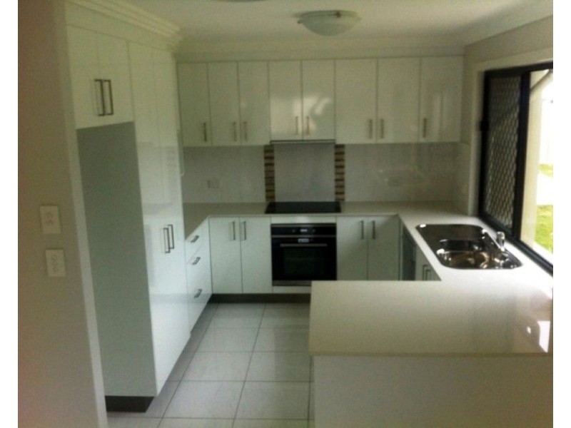 49 Newman Drive St, Emerald QLD 4720