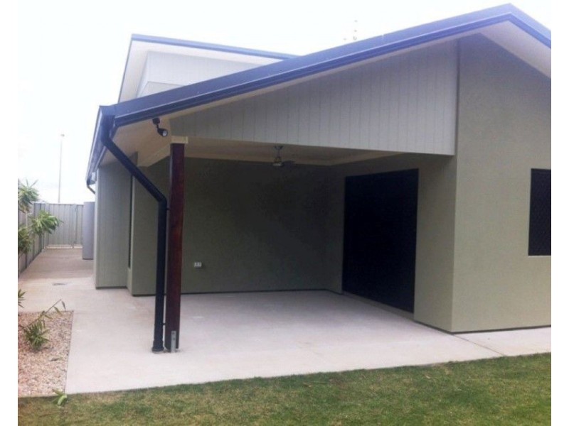 49 Newman Drive St, Emerald QLD 4720