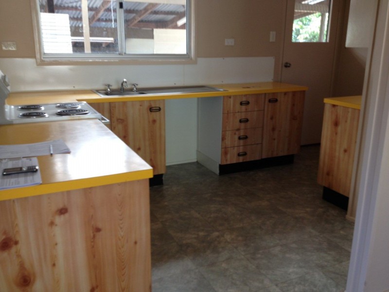 8 Lawless Street, Blackwater QLD 4717