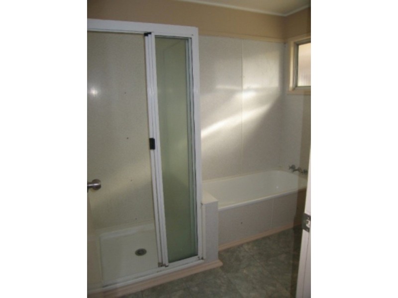 8 Lawless Street, Blackwater QLD 4717