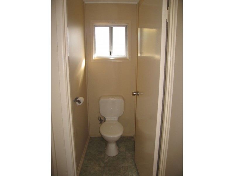 8 Lawless Street, Blackwater QLD 4717