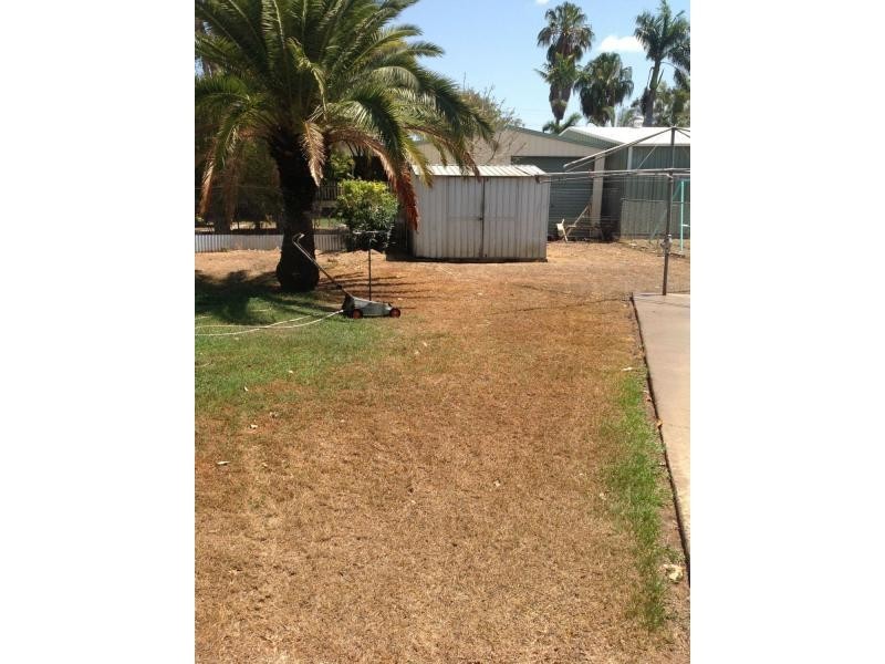 80 Arthur Street, Blackwater QLD 4717