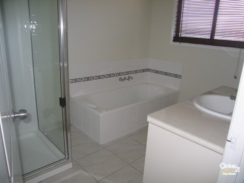 20 Hunter Street, Blackwater QLD 4717