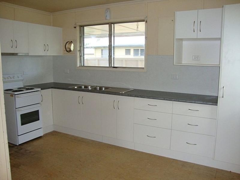 11 Bauhinia Street, Blackwater QLD 4717