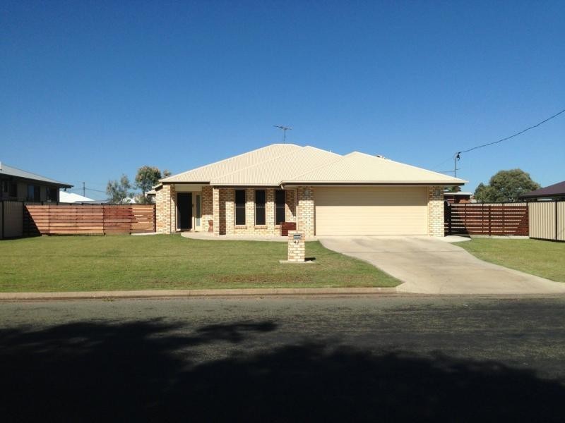 47 Hibiscus Street, Blackwater QLD 4717