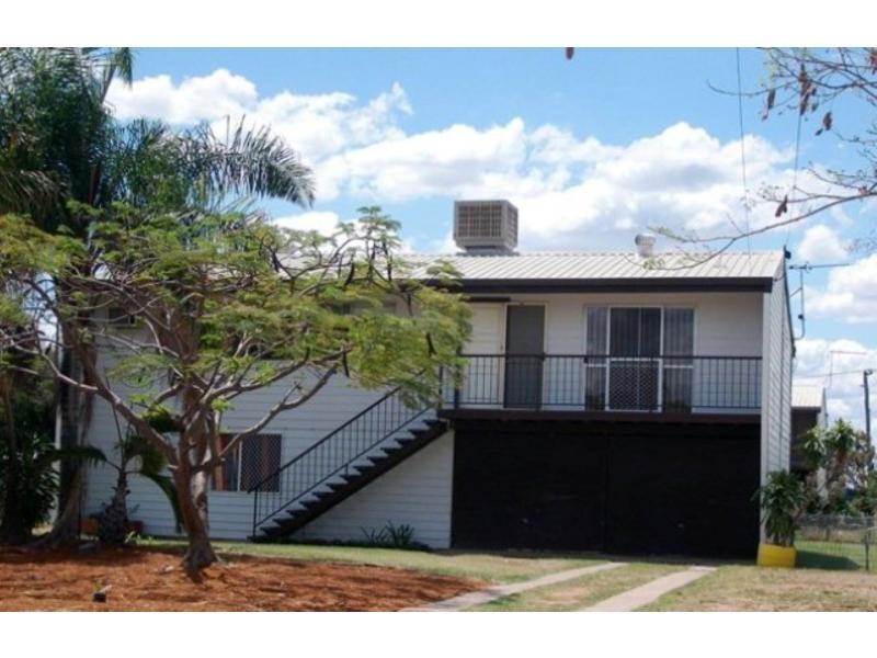 10 Bredhauer Street, Blackwater QLD 4717