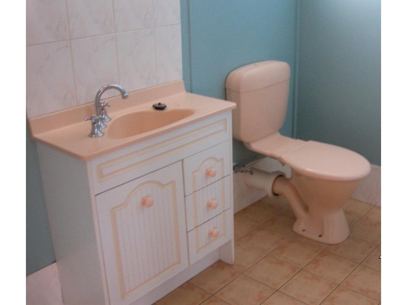 10 Bredhauer Street, Blackwater QLD 4717