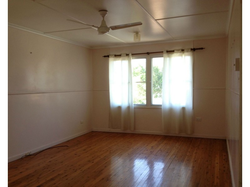 32 Fay Street, Blackwater QLD 4717