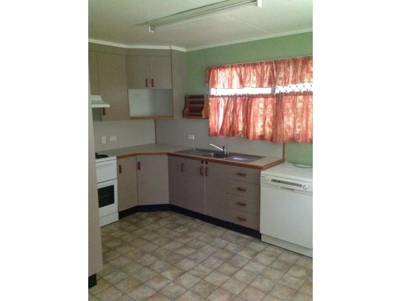 7 Bremner Street, Blackwater QLD 4717