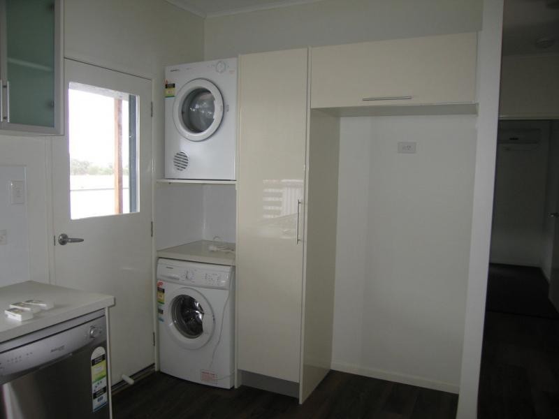 Unit 2/22-26 Summer Red Court, Blackwater QLD 4717
