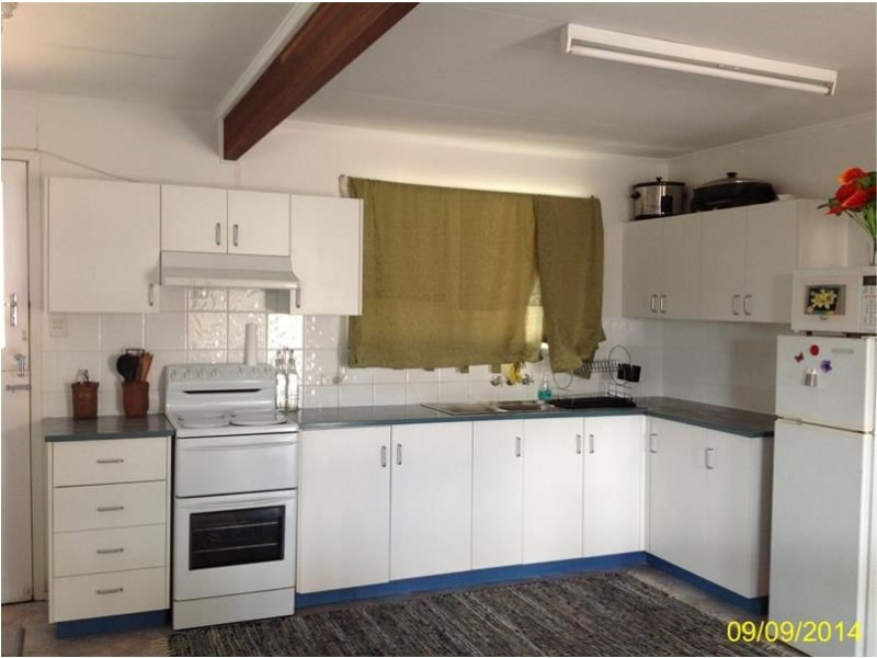 31 Wattle Street, Blackwater QLD 4717