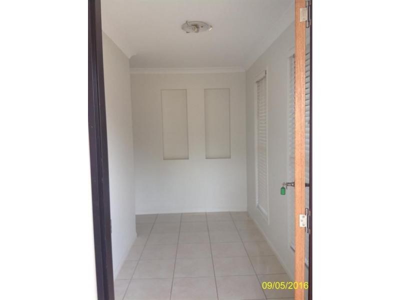 10 Main street, Bluff QLD 4702