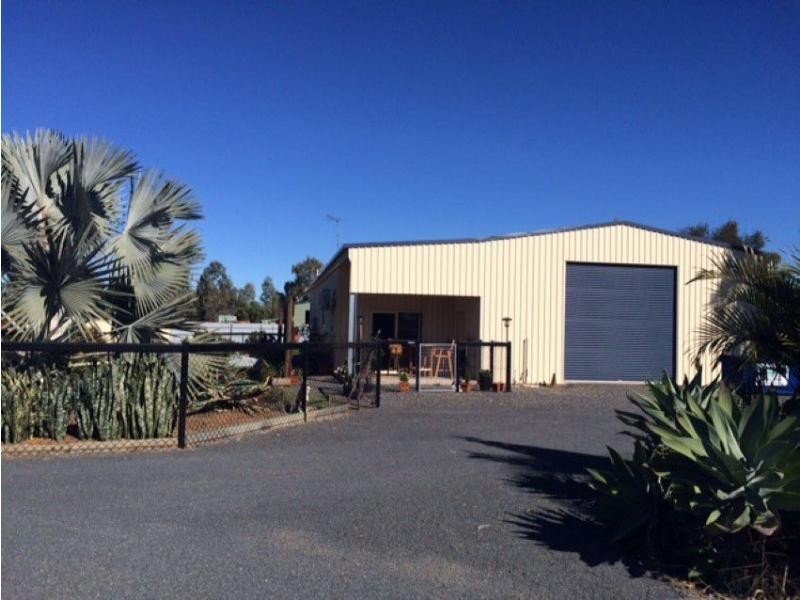 2 Geddes Lane, Emerald QLD 4720