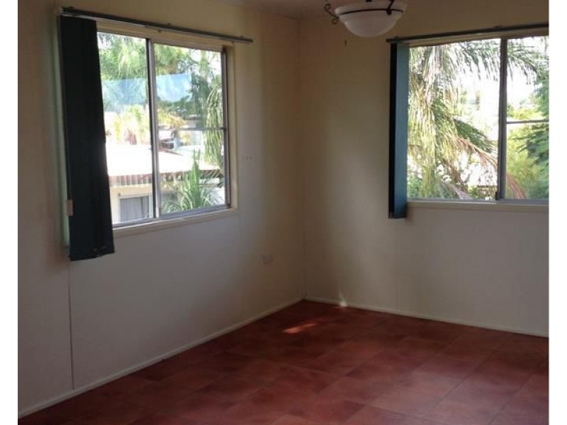 5 Bredhauer Street, Blackwater QLD 4717