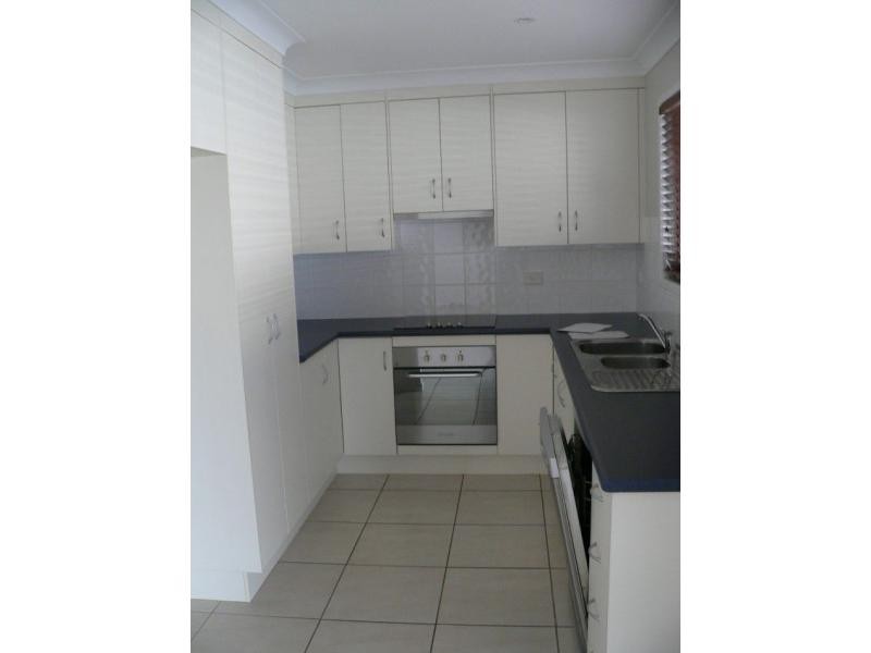 2/24 Desgrand Street, Emerald QLD 4720