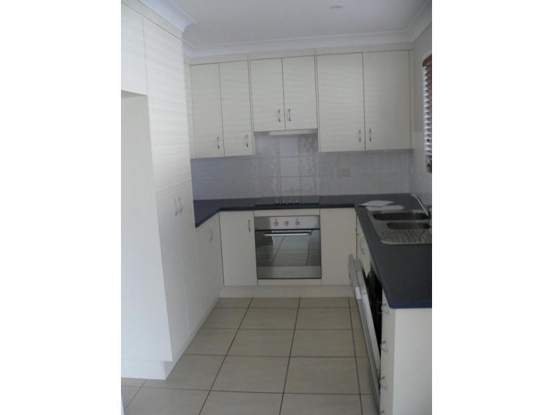 2/24 Desgrand Street, Emerald QLD 4720