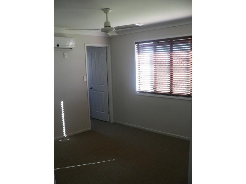 2/24 Desgrand Street, Emerald QLD 4720