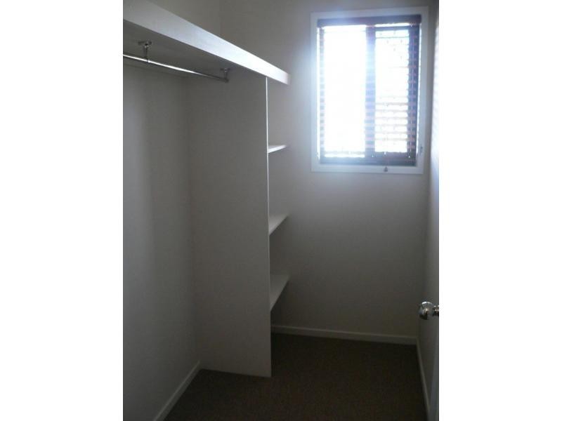 2/24 Desgrand Street, Emerald QLD 4720