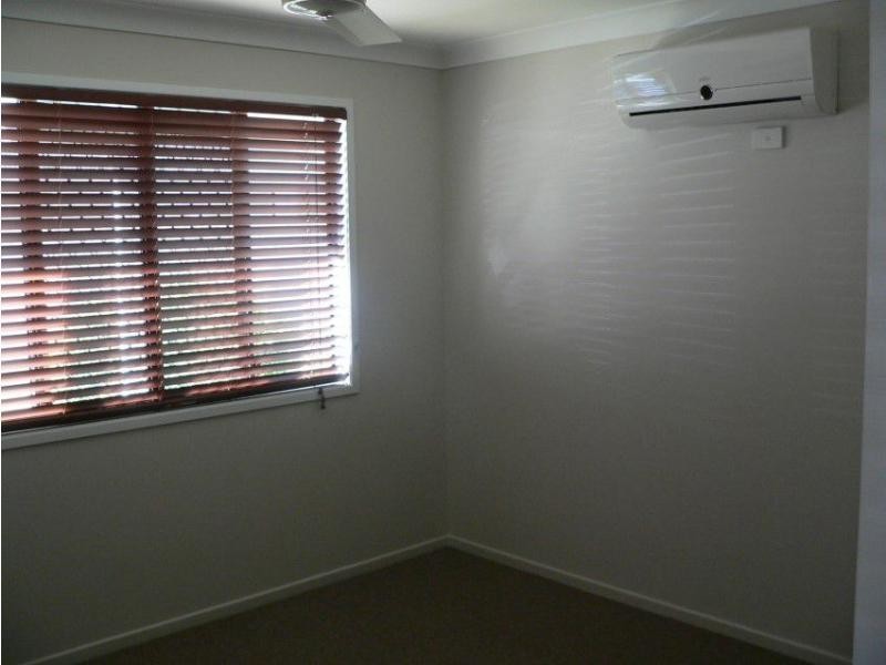 2/24 Desgrand Street, Emerald QLD 4720