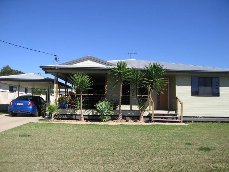 17 Blackbutt Street, Blackwater QLD 4717