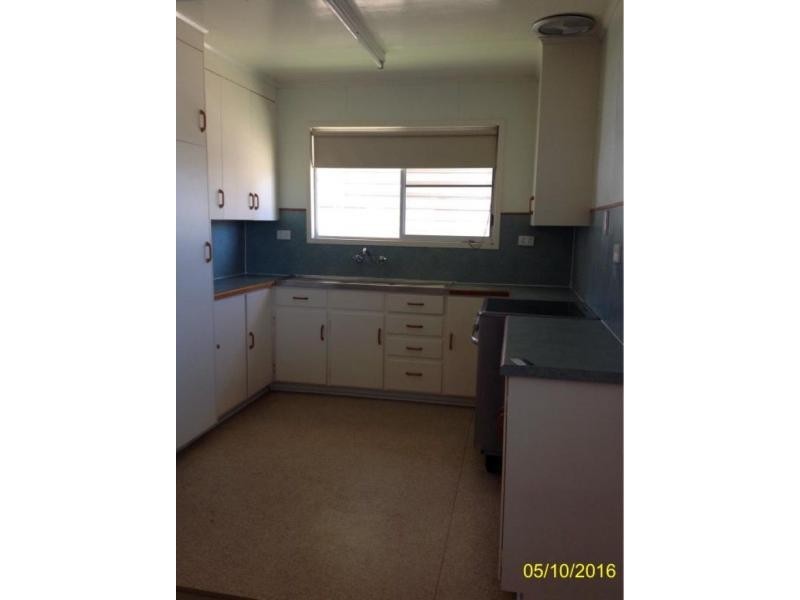 72 Arthur, Blackwater QLD 4717