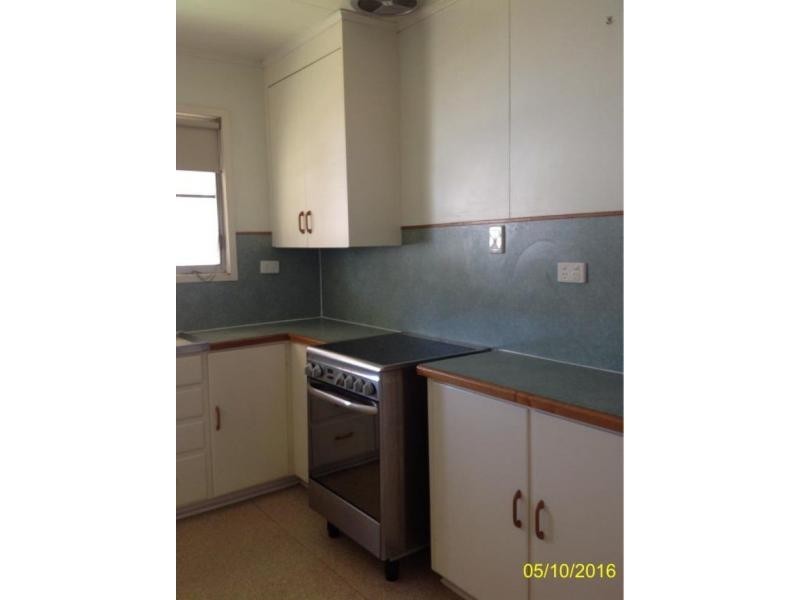 72 Arthur, Blackwater QLD 4717
