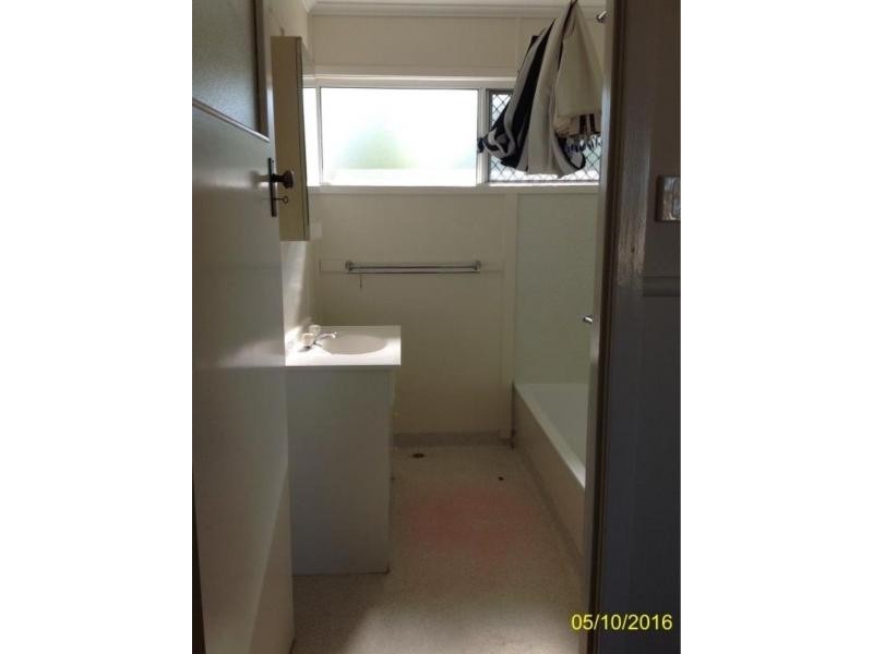 11 Fay Street, Blackwater QLD 4717