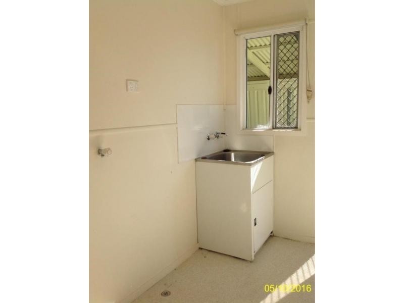 11 Fay Street, Blackwater QLD 4717