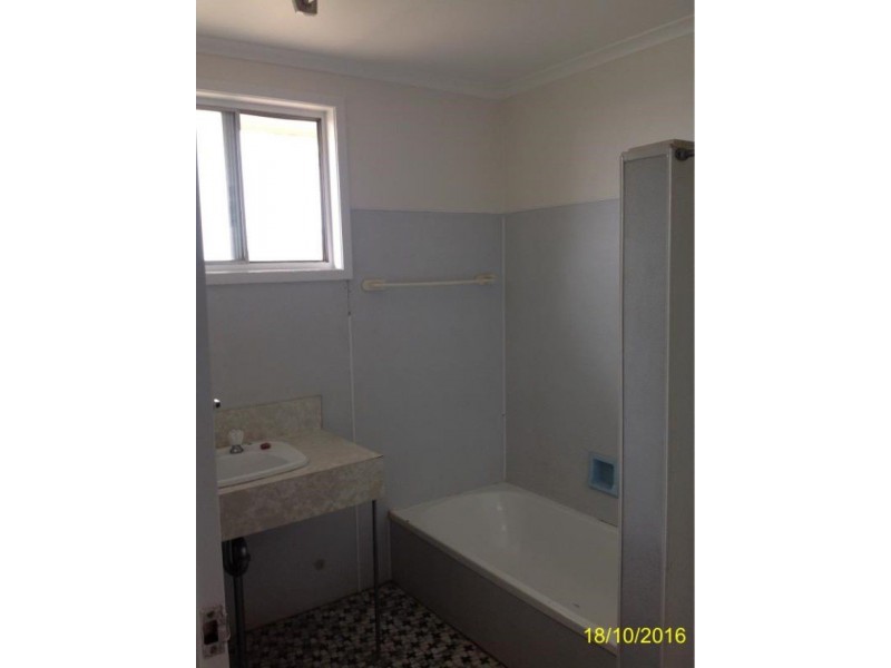 21 Acacia Street, Blackwater QLD 4717
