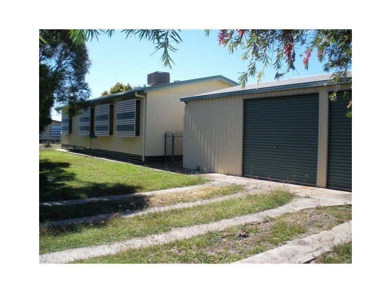 1 Maple Street, Blackwater QLD 4717