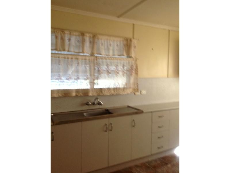 37 Littlefield Street, Blackwater QLD 4717