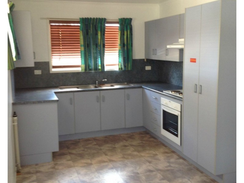 40 Myall Street, Blackwater QLD 4717