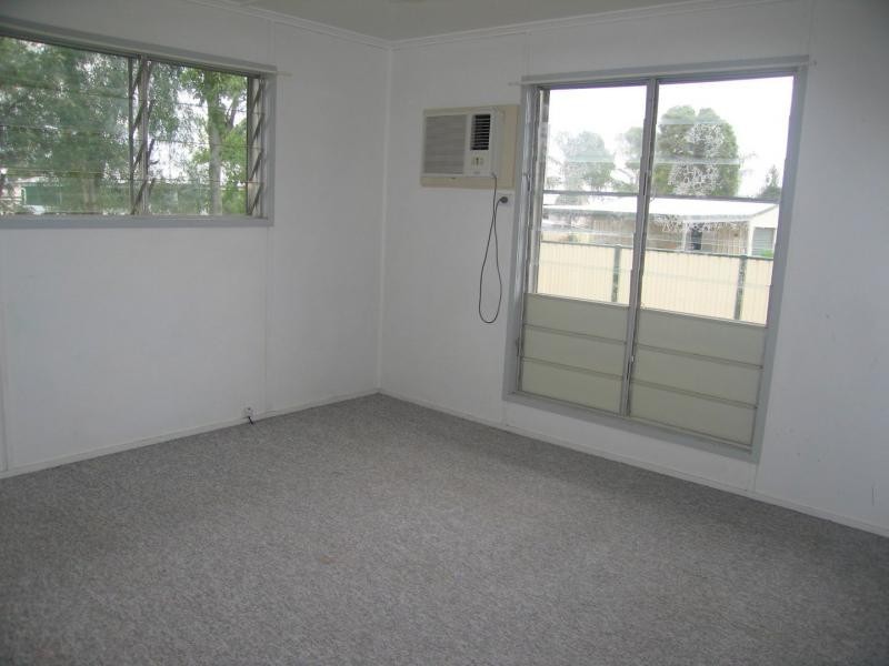 10 Long Street, Blackwater QLD 4717