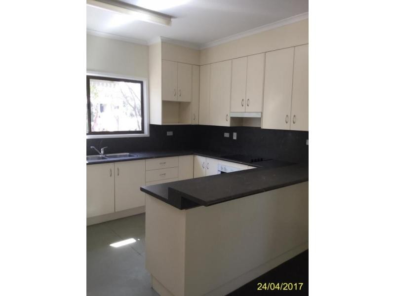 5 Walsh, Blackwater QLD 4717
