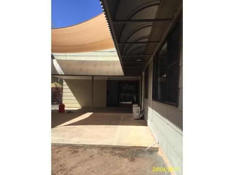 5 Walsh, Blackwater QLD 4717