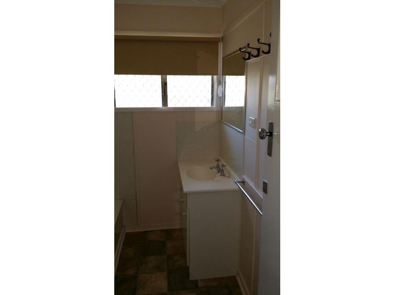 24 Fay Street, Blackwater QLD 4717