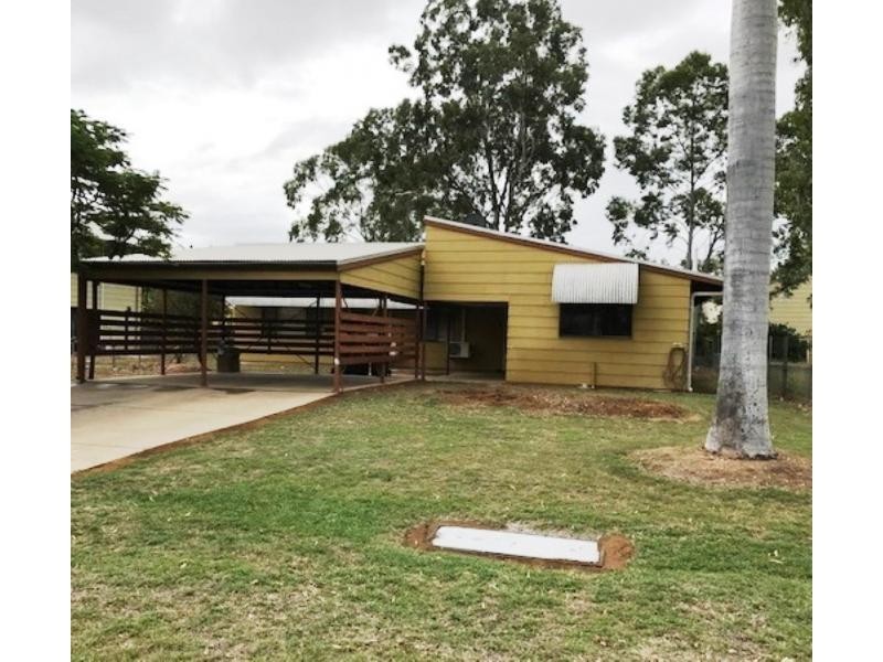 14 Walsh Avenue, Blackwater QLD 4717