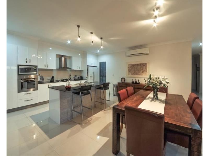 1, 39 Beth Court, Cannonvale QLD 4802