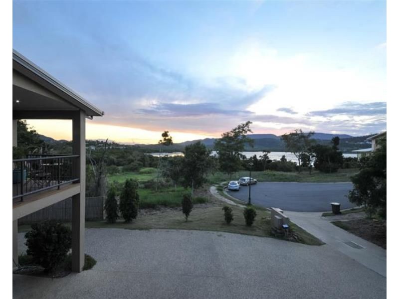 1, 39 Beth Court, Cannonvale QLD 4802