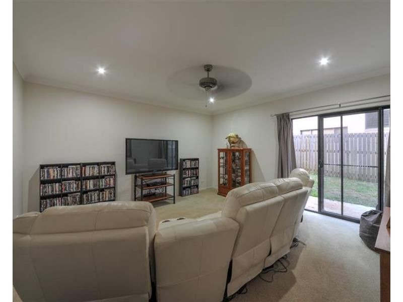 1, 39 Beth Court, Cannonvale QLD 4802