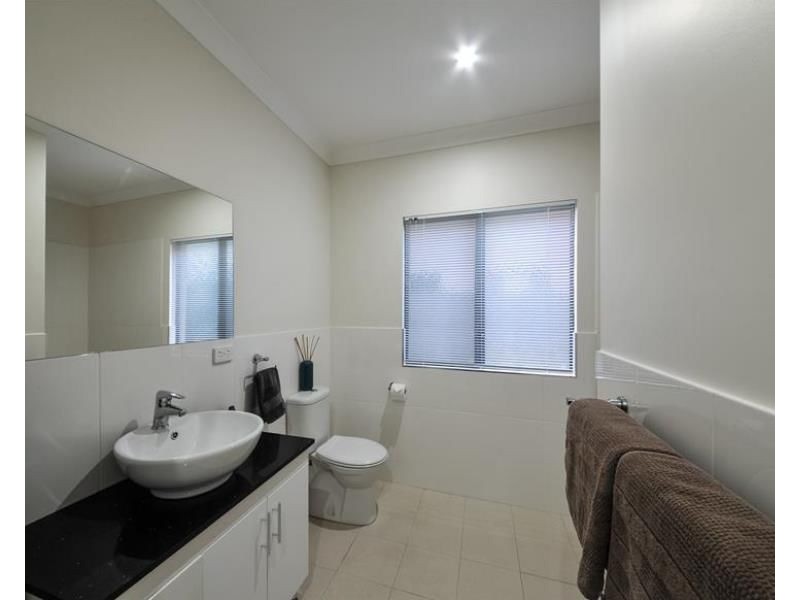 1, 39 Beth Court, Cannonvale QLD 4802