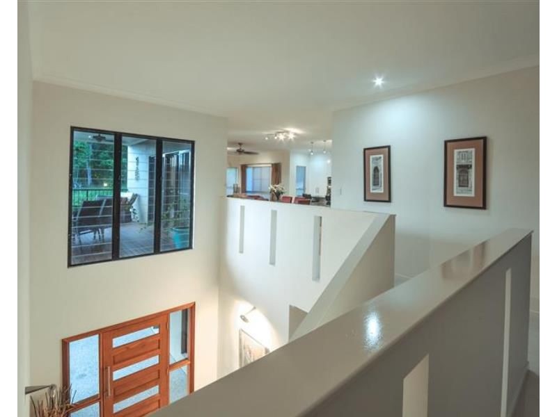 1, 39 Beth Court, Cannonvale QLD 4802