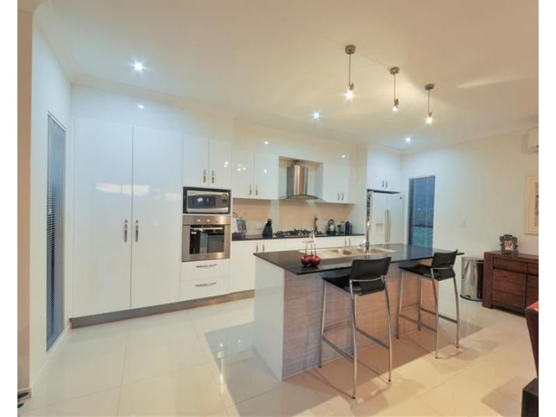 1, 39 Beth Court, Cannonvale QLD 4802