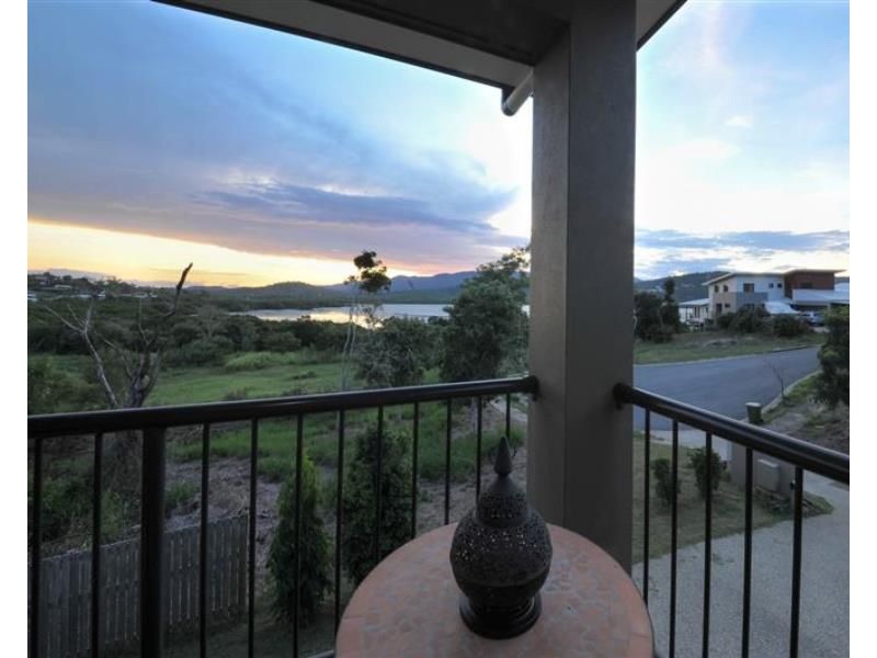1, 39 Beth Court, Cannonvale QLD 4802