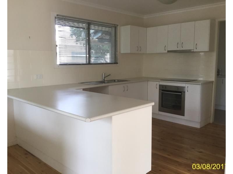 19 Arnold Street, Blackwater QLD 4717