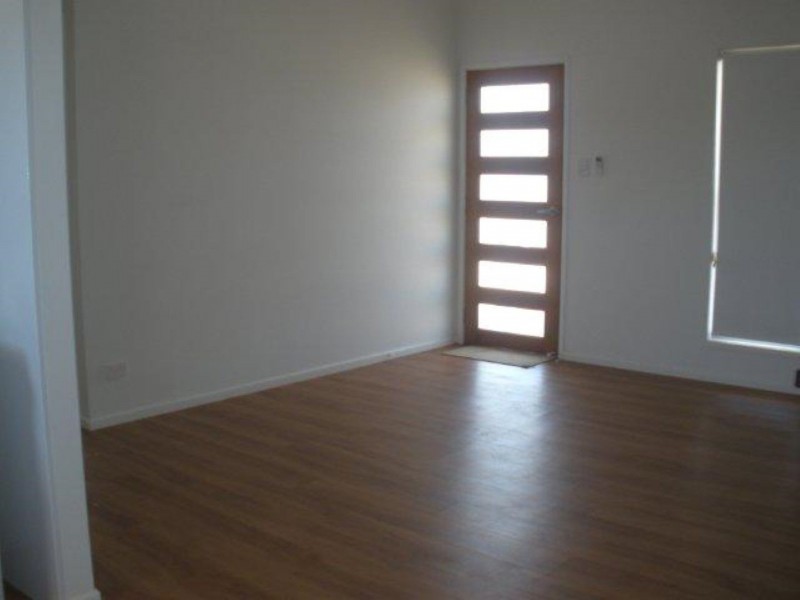 4/22 Summer Red Court, Blackwater QLD 4717