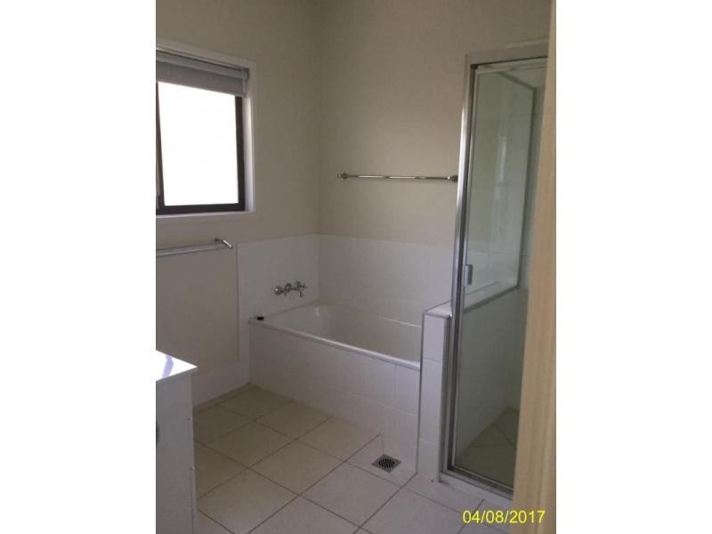 25 Walsh Avenue, Blackwater QLD 4717