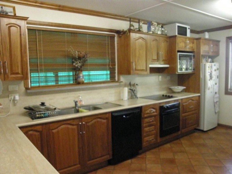 23 Evans Street, Blackwater QLD 4717