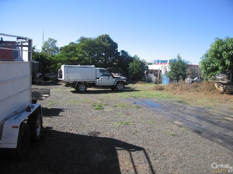 35 Doon Street, Blackwater QLD 4717